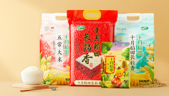 十月稻田盈利能力领先，全渠道运营和供应链体系构筑护城河