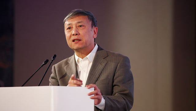 蔡昉：从三个方面降低人口负增长和老龄化带来的冲击