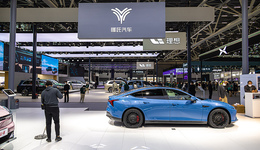 纯电跑车哪吒GT被质疑，CEO张勇斥责“跪太久的心态要不得”