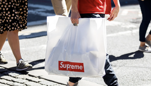 Supreme跌落神坛，二手市场溢价已降一成