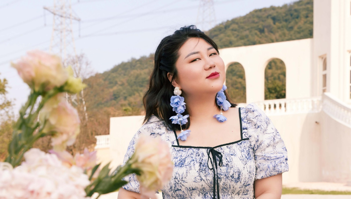 杨天真,董洁,艺人经纪,社交媒体,