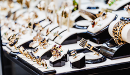 殺入視頻號(hào)買珠寶，60歲老人也瘋狂？