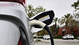 上海動(dòng)力電池循環(huán)利用中心揭牌，首批產(chǎn)線預(yù)計(jì)明年投產(chǎn)