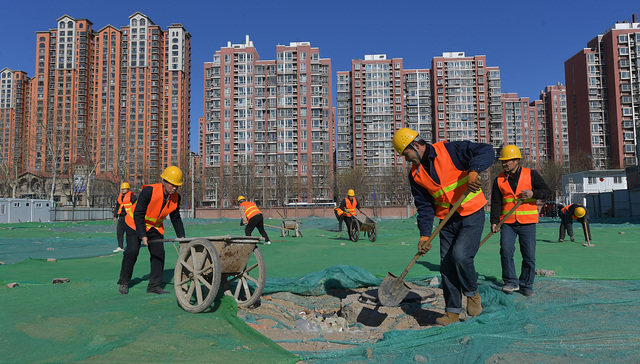 土地财政转型势在必行，但三种路径都面临执行困难