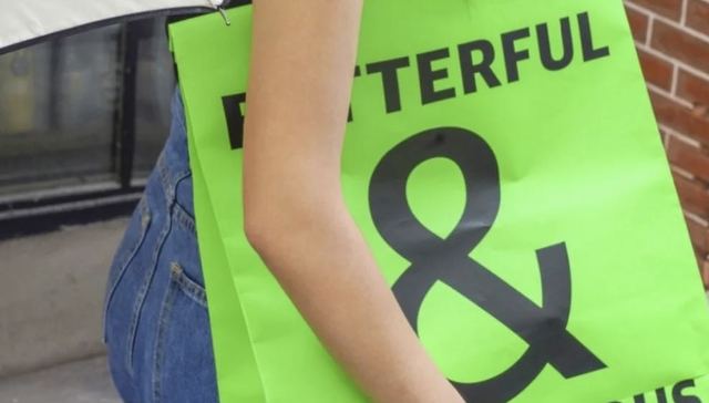 外卖包装BUTTERFUL&CREAMOROUS荧光绿