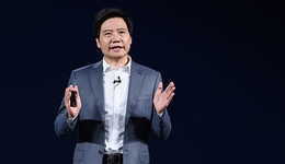 雷军参观多家造车新势力展台，小米汽车明年上半年量产｜2023上海车展