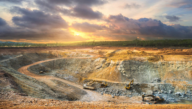 原料涨、钢价跌，包钢股份去年亏损7.3亿元，市值较高点已腰斩