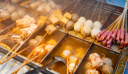 麻辣烫越来越贵，吃饱一顿要花70元