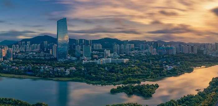 去年首亏超百亿，被质疑“业绩洗澡”，华侨城遭深交所11问