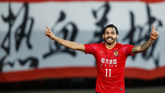 归化球员陆续回归中超，但未代表国足出场的高拉特却已宣布退役