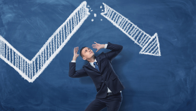 “投资专家”代人炒股亏了近200万元，保底条款无效后法院为何仍判其全赔？| 局外人