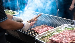 门店已经坐不下了，淄博游客外卖订单环比增长超四成