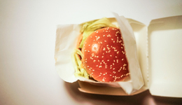 爆火的中式汉堡，会步中式烘焙的后尘吗？