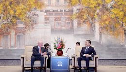 推動(dòng)更多綠色低碳發(fā)展項(xiàng)目落地上海！陳吉寧會(huì)見(jiàn)美國(guó)前財(cái)政部長(zhǎng)、鮑爾森基金會(huì)主席亨利·鮑爾森