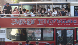 “拼命”的县城、离谱的堵，今年五一你遭遇了哪些想不到？