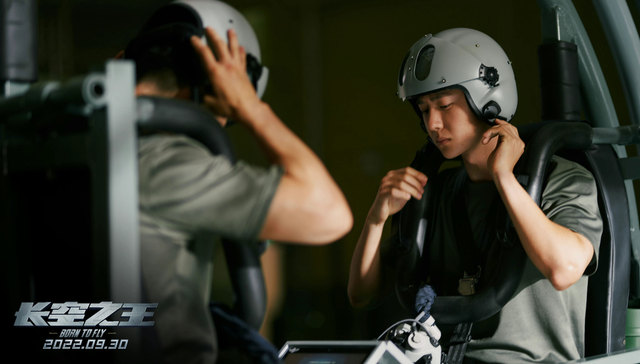 王一博加持也未成爆款，“强震撼”的《长空之王》遭遇了什么？