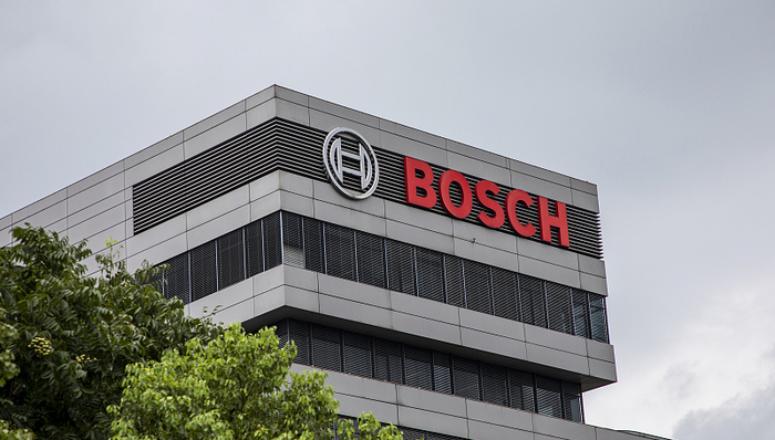 行业价格战持续影响上游供应商，年销售额近900亿欧元的博世要重组汽车业务