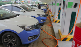 国常会：加快建设充电基础设施，支持新能源汽车下乡