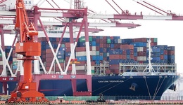 4月中国出口继续超预期，汽车出口同比大增近200%