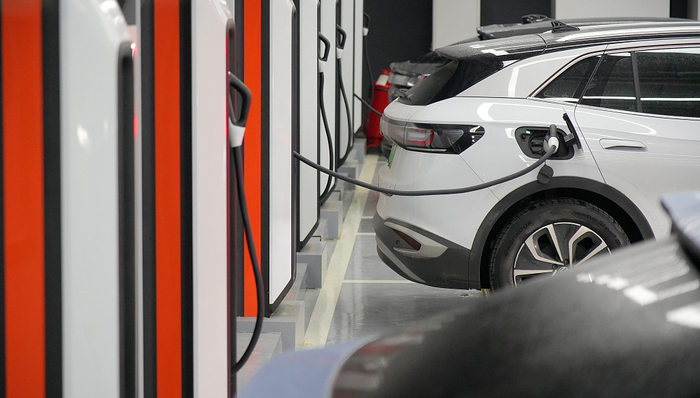 比亚迪,福特,通用,特斯拉,电动汽车,极氪