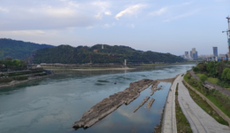 “动力电池之都”宜宾，如何打破新能源“单核”产业格局 | 一线经济笔记