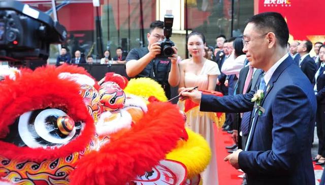 强制退市大限已到，昔日四川房企“一哥”蓝光发展再难翻过这座山