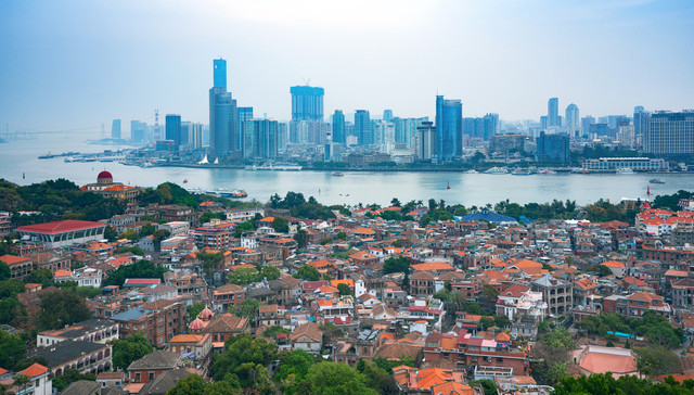 厦门土拍火爆，144家房企竞夺，三宗地揽金超百亿