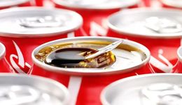 再战“中国可乐”，唐彬森学不了宗庆后