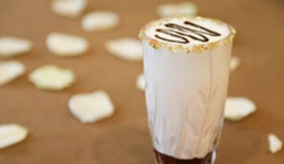 現(xiàn)制茶飲告別直營(yíng)時(shí)代