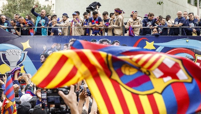 巴萨重夺西甲冠军、皇马力争欧冠卫冕，但两家豪门场外遇危机