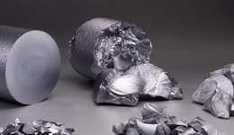 硅料新秀，没“吃肉”先“挨揍”？