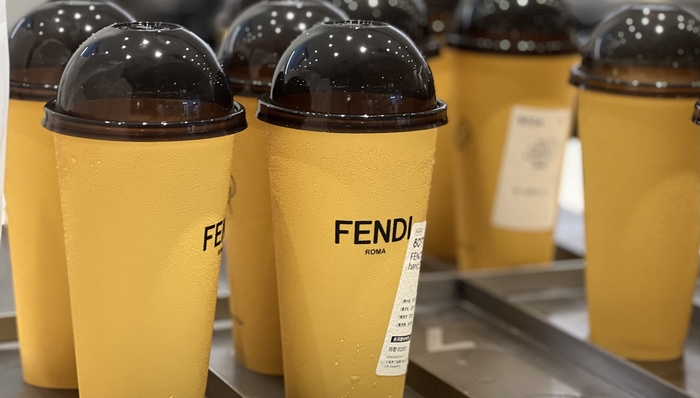 19元拥有FENDI的办法：点一杯它和喜茶的联名