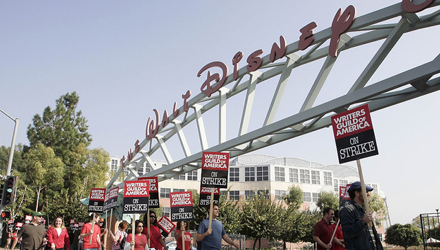 好莱坞编剧为何罢工，国产剧编剧懂