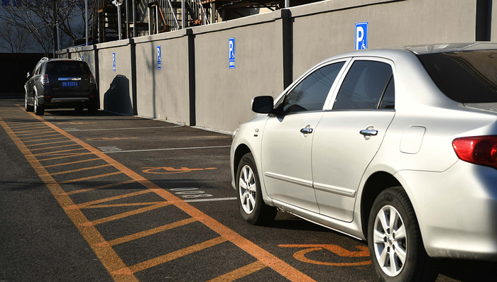 路边停车一天收费上百，南宁慧泊停车怎么还亏损1208万元？