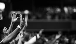 粉黄大战、官方“背刺”背后，演唱会团票组织者夹缝求生