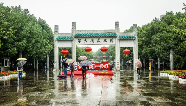 当“付费进校”成生意，大学校园该开放吗？