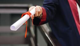 卖房留学，回国“返贫”，“海归”的就业梦碎了？