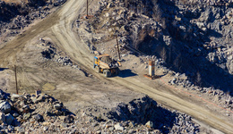 5年募资超96亿元，盛屯矿业再抛23.5亿元定增，短期偿债压力仍存