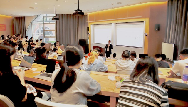 平安财萌x浙江大学行业研究特训营开班！打造面向Z世代的财商素养成长平台