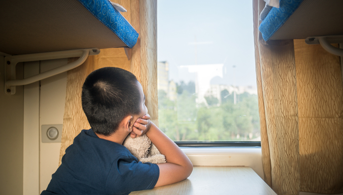 中国流动儿童超7000万人，专家呼吁将流动困境儿童纳入民政帮扶范围