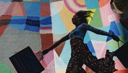 這個(gè)618，兩個(gè)女人的電商戰(zhàn)事