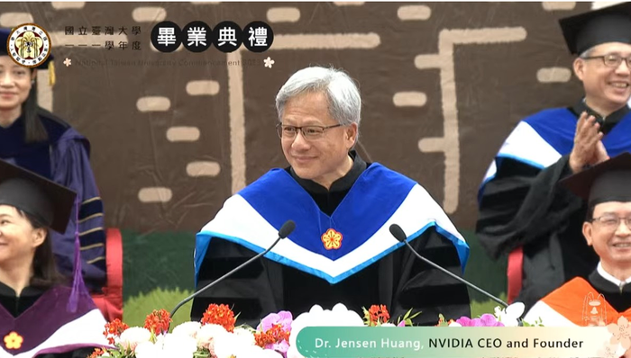 英伟达创始人黄仁勋台大演讲：我曾经历三次失败