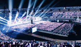 应援棒“割韭菜”，谁靠明星周边血赚？