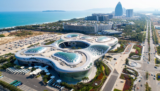 中国中免股价腰斩，市值缩水超5000亿元