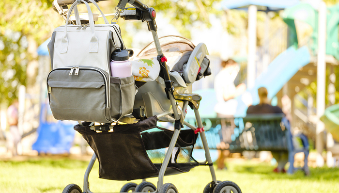 中国新生儿数量不断下滑，母婴和奶粉公司面对市场萎缩见招拆招｜六一特别策划