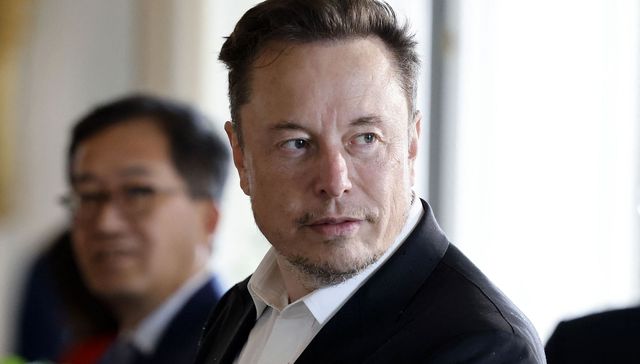 Tesla CEO meets with China's foreign minister in Beijing
