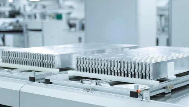 比亚迪牵手特斯拉，宁德时代“气急败坏”？