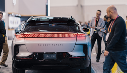 低谷“窒息”四年，贾跃亭爬出深渊？