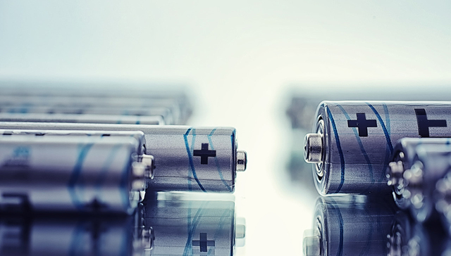 国内储能电池行业再现百亿级投资