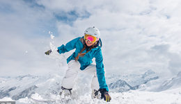 夏天也能滑雪，室内雪场成“遛娃”新去处